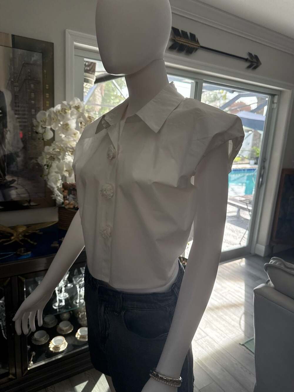 Azara Paris White Cropped Button-Down Shirt with Rose Textured Buttons and Flutt